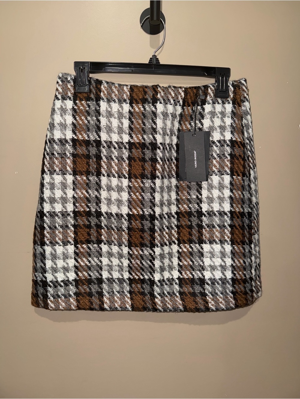 BNWT Vero Moda Plaid Mini Skirt in Brown, Black & White
